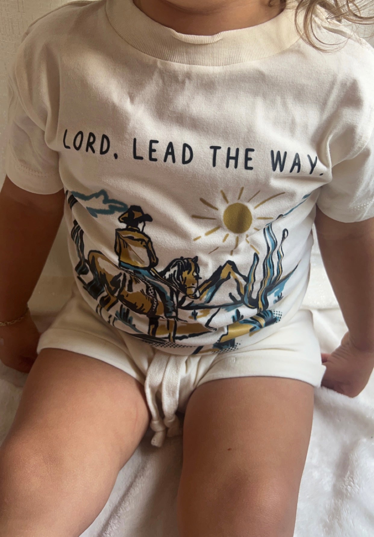 Lead the way tee